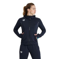 Bluza damska z kapturem Arena Spacer. Czarne bluzy Arena, bez wzorów, bez ramiączek, z kapturem. Za 368.50 zł.