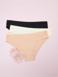 Majtki figi 3 pack - wielobarwny. Figi Sinsay, bez wzorów, z materiału. Za 25.99 zł.