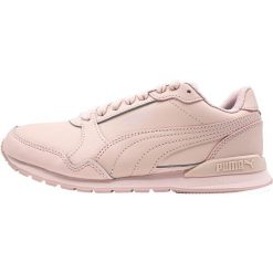 Buty sportowe damskie Puma ST Runner V3 L. Czerwone buty sportowe lifestyle Puma, bez wzorów, z gumy, bez zapięcia, trekkingowe. Za 199.99 zł.