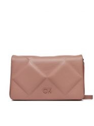 Calvin Klein Torebka Re-Lock Quilt Shoulder Bag K60K611021 Różowy. Czerwone listonoszki Calvin Klein, bez wzorów, ze skóry, bez dodatków. Za 539.99 zł.