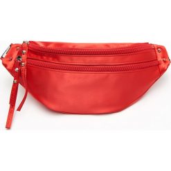 Saszetka typu nerka - Czerwony. Nerki i saszetki Cropp. Za 59.99 zł.