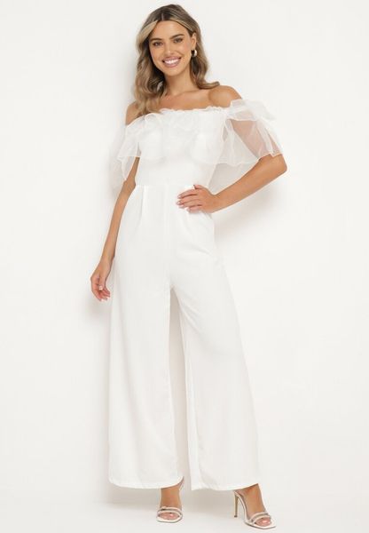 Biały Kombinezon bez Rękawów z Dekoltem Ozdobionym Falbanką Tessella. Białe kombinezony Born2be, s, z aplikacjami, eleganckie, bez kołnierzyka, bez ramiączek. Za 54.99 zł.