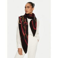 Chusta Guess. Czarne chusty Guess, z aplikacjami. Za 269.99 zł.