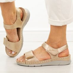 Złote sandały damskie Potocki 90372. Żółte sandały POTOCKI, bez wzorów, z jeansu, casualowe, bez obcasa, na płaskiej podeszwie, bez zapięcia. Za 139.00 zł.