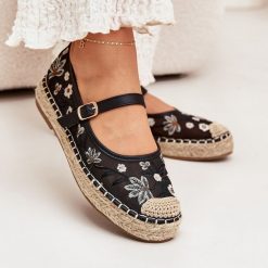 Siateczkowe Espadryle Z Haftem Na Platformie Czarne. Czarne espadryle bez wzorów, bez obcasa, na platformie. Za 155.14 zł.