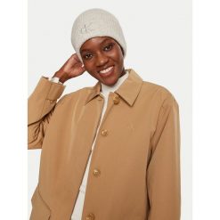 Czapka Calvin Klein. Brązowe czapki zimowe Calvin Klein, bez wzorów. Za 219.99 zł.