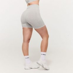 Spodenki GymBeam Lift. Szare szorty sportowe GYMBEAM, bez wzorów, z nylonu, na fitness i siłownię. Za 69.99 zł.