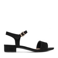 Sandały JENNY. Czarne sandały Jenny, bez wzorów, bez obcasa, na płaskiej podeszwie, bez zapięcia. Za 99.99 zł.