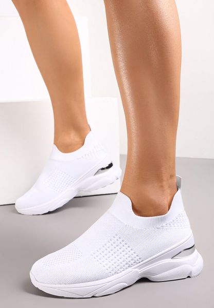 Białe Skarpetkowe Buty Sportowe na Grubej Podeszwie z Metaliczną Wstawką Markan. Białe buty sportowe lifestyle Renee, bez wzorów, sportowe, bez zapięcia. Za 59.99 zł.