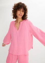 Bluzka muślinowa oversize. Czerwone bluzki bonprix, bez wzorów, bez kołnierzyka, bez ramiączek. Za 74.99 zł.