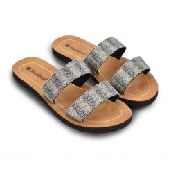 Klapki plażowe Kobieta Brasileras Palec Czarny gumową podeszwą. Czarne klapki Brasileras, bez wzorów, z gumy, sportowe, bez obcasa, bez zapięcia. Za 135.65 zł.