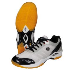 Buty halowe Oliver Sport CX Pro 12. Białe buty treningowe OLIVER, bez wzorów, z materiału, bez zapięcia, tenisowe. Za 559.15 zł.