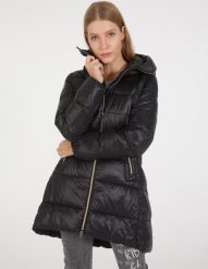 Pikowana kurtka. Czarne kurtki Unisono, s, bez wzorów, bez kaptura. Za 329.00 zł.