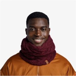 Komin na szyję - Bandana BUFF Knitted & Fleece Neckwarmer. Czerwone szaliki i kominy Buff, bez wzorów. W wyprzedaży za 107.94 zł.
