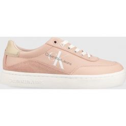 Calvin Klein Jeans sneakersy Classic Cupsole Laceup Low kolor różowy. Czerwone buty sportowe lifestyle Calvin Klein Jeans, bez wzorów, z gumy, sportowe, z okrągłym noskiem, bez zapięcia. W wyprzedaży za 269.99 zł.