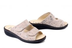 DR. BRINKMANN 700735-08 beige, klapki damskie. Brązowe klapki Dr. Brinkmann, bez wzorów, ze skóry, bez obcasa, bez zapięcia. Za 335.67 zł.