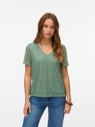 Vero Moda Bluzka w kolorze zielonym rozmiar: M. Zielone bluzki Vero Moda, m, bez wzorów, bez kołnierzyka, bez ramiączek. Za 52.79 zł.