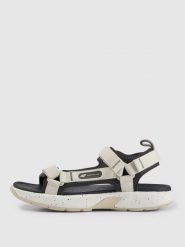 4F Sandały SVING damskie - białe 38. Białe sandały 4f, bez wzorów, z gumy, wakacyjne, bez obcasa, bez zapięcia. Za 199.99 zł.