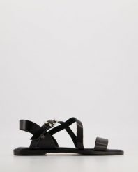 CZARNE SANDAŁY DAMSKIE MRZ10903 BLACK. Czarne sandały Venezia, bez wzorów, ze skóry, bez obcasa, bez zapięcia. Za 159.00 zł.