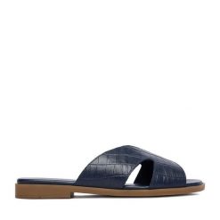 Klapki Lasocki. Niebieskie klapki Lasocki, bez wzorów, bez obcasa, bez zapięcia. Za 149.99 zł.