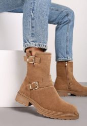 Brązowe Botki z Ekozamszu ze Stylowymi Klamrami i Paseczkami przy Cholewce Nevalune. Brązowe botki Renee, bez wzorów, z jeansu, eleganckie, z okrągłym noskiem, bez obcasa, na płaskiej podeszwie, bez zapięcia. W wyprzedaży za 90.99 zł.