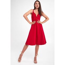 Sukienka ELISABETTA FRANCHI. Sukienki Elisabetta Franchi, bez wzorów, bez kołnierzyka, bez ramiączek. W wyprzedaży za 1,290.87 zł.