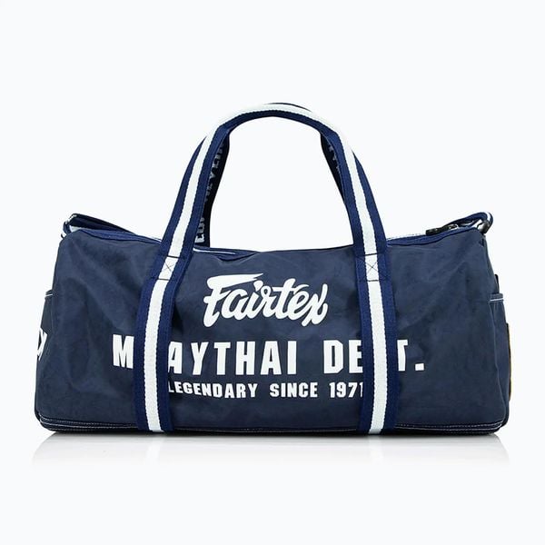 Torba treningowa Fairtex Barrel Bag. Niebieskie torby sportowe FAIRTEX, bez wzorów, z materiału. Za 559.99 zł.
