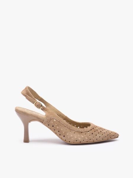 Jasnobrązowe czółenka z perforacjami. Brązowe czółenka Ryłko, bez wzorów, z gumy, eleganckie, bez obcasa, na obcasie, bez zapięcia. Za 429.99 zł.