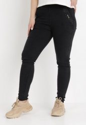 Czarne Spodnie Megora. Czarne jeansy Born2be, plus size, bez wzorów, z jeansu, klasyczne, z podwyższonym stanem. W wyprzedaży za 38.24 zł.