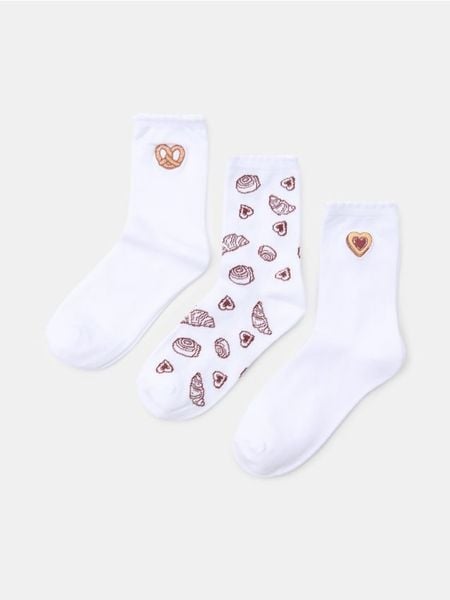 Skarpetki z bawełną z haftem 3 pack - biały. Białe skarpetki Sinsay, bez wzorów, z bawełny. Za 12.99 zł.