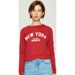 Bluza z lampasami - Czerwony. Bluzy bez kaptura marki Sinsay. W wyprzedaży za 24.99 zł.