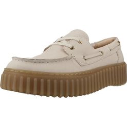 Buty CLARKS 26186302C Jasnobrązowy. Brązowe buty trekkingowe Clarks, bez wzorów, ze skóry, bez zapięcia, trekkingowe. Za 541.99 zł.