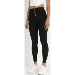 Czarne Legginsy Cecrerios. Czarne legginsy Born2be, bez wzorów, eleganckie. W wyprzedaży za 71.99 zł.