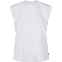 Wyściełane ramiona tank top dla kobiet Urban Classics GT. Białe topy Urban Classics, bez wzorów, bez kołnierzyka, bez ramiączek. Za 152.50 zł.