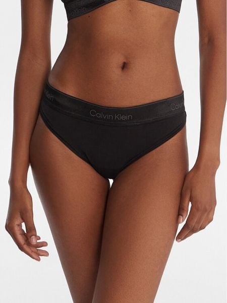 Calvin Klein Underwear Stringi LV00QF8549 Czarny. Czarne stringi Calvin Klein Underwear, bez wzorów, z bawełny. Za 99.99 zł.