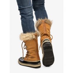Buty zimowe damskie Sorel Joan of Arctic. Czarne buty trekkingowe Sorel, na zimę, bez zapięcia. Za 576.99 zł.