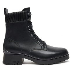 Botki Liu Jo. Czarne botki Liu Jo, bez wzorów, bez obcasa, na płaskiej podeszwie, bez zapięcia. Za 579.99 zł.