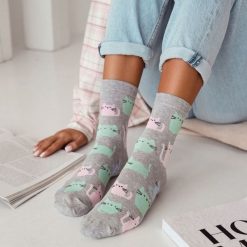 Skarpetki damskie kolorowe koty 1176 gr. Szare skarpetki Milena, bez wzorów, z bawełny. Za 15.90 zł.