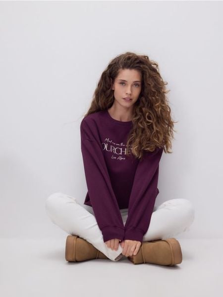 Bluza z haftem - fioletowy. Fioletowe bluzy Reserved, l, bez wzorów, z bawełny, bez ramiączek, bez kaptura. Za 119.99 zł.