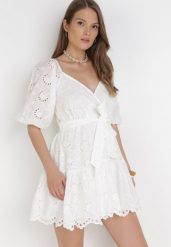 Biała Sukienka Daphlenia. Białe sukienki Born2be, m, bez wzorów, z bawełny, bez kołnierzyka, bez ramiączek, mini, kopertowe. W wyprzedaży za 152.99 zł.