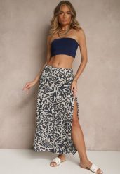 Granatowa Rozkloszowana Spódnica z Wiskozy ze Wsuwanymi Kieszeniami Koselle. Niebieskie spódnice Renee, na co dzień, l, bez wzorów, z wiskozy, eleganckie, midi, rozkloszowane. W wyprzedaży za 55.99 zł.