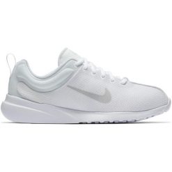 Nike Obuwie Damskie Superflyte Shoe White Pure Platinum-White 38,5. Buty treningowe marki Nike. Za 265.00 zł.