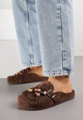 Brązowe Klapki na Grubej Podeszwie z Frędzlami Klamrami i Koralikami Glysnell. Brązowe klapki Born2be, bez wzorów, z jeansu, biznesowe, bez obcasa, na płaskiej podeszwie, bez zapięcia. Za 109.99 zł.