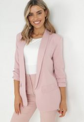 Jasnoróżowa Marynarka Bez Zapięć z Ozdobnym Marszczeniem i Imitacją Kieszeni Phelotis. Czerwone marynarki i żakiety Born2be, l, z aplikacjami, z tkaniny, eleganckie, bez ramiączek. W wyprzedaży za 84.99 zł.