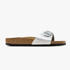 Birkenstock Madrid BS Klapki damskie. Szare klapki Birkenstock, bez wzorów, młodzieżowe, bez obcasa, bez zapięcia. Za 329.99 zł.