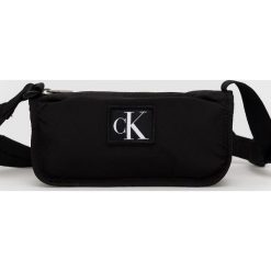 Calvin Klein Jeans saszetka kolor czarny. Czarne nerki i saszetki Calvin Klein Jeans, bez wzorów, z jeansu, bez dodatków. W wyprzedaży za 174.99 zł.