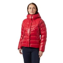 Damska kurtka puchowa Helly Hansen Bliss. Czerwone kurtki Helly Hansen, na zimę, bez wzorów, z puchu, bez kaptura. W wyprzedaży za 1,301.50 zł.
