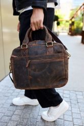 Duża solidna skórzana torba Beltimore na laptopa dokumenty brązowa nubuk M88. Brązowe torby na laptopa bez wzorów, z nubiku. Za 439.99 zł.