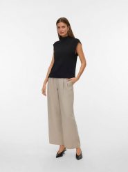 Vero Moda Sweter w kolorze czarnym rozmiar: XS. Czarne swetry Vero Moda, xs, bez wzorów, bez ramiączek. Za 60.88 zł.