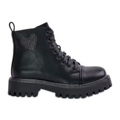 Botki Damskie Na Zamek Z Ozdobnym Sercem Czarne Obeena. Czarne botki bez wzorów, eleganckie, przed kostkę, bez obcasa, bez zapięcia. Za 229.32 zł.